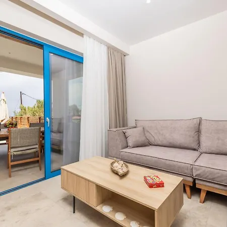 Maridion Family House, By Zantewize Willa *