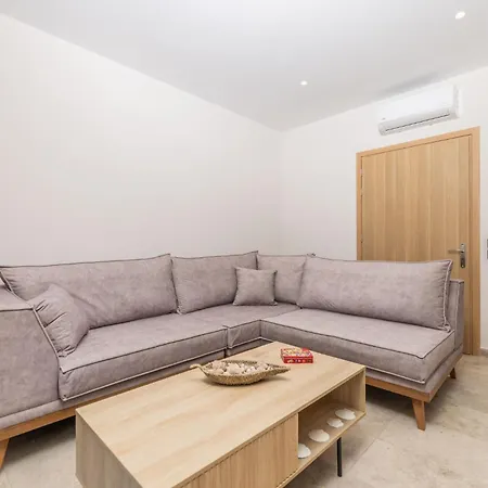 Maridion Family House, By Zantewize Willa